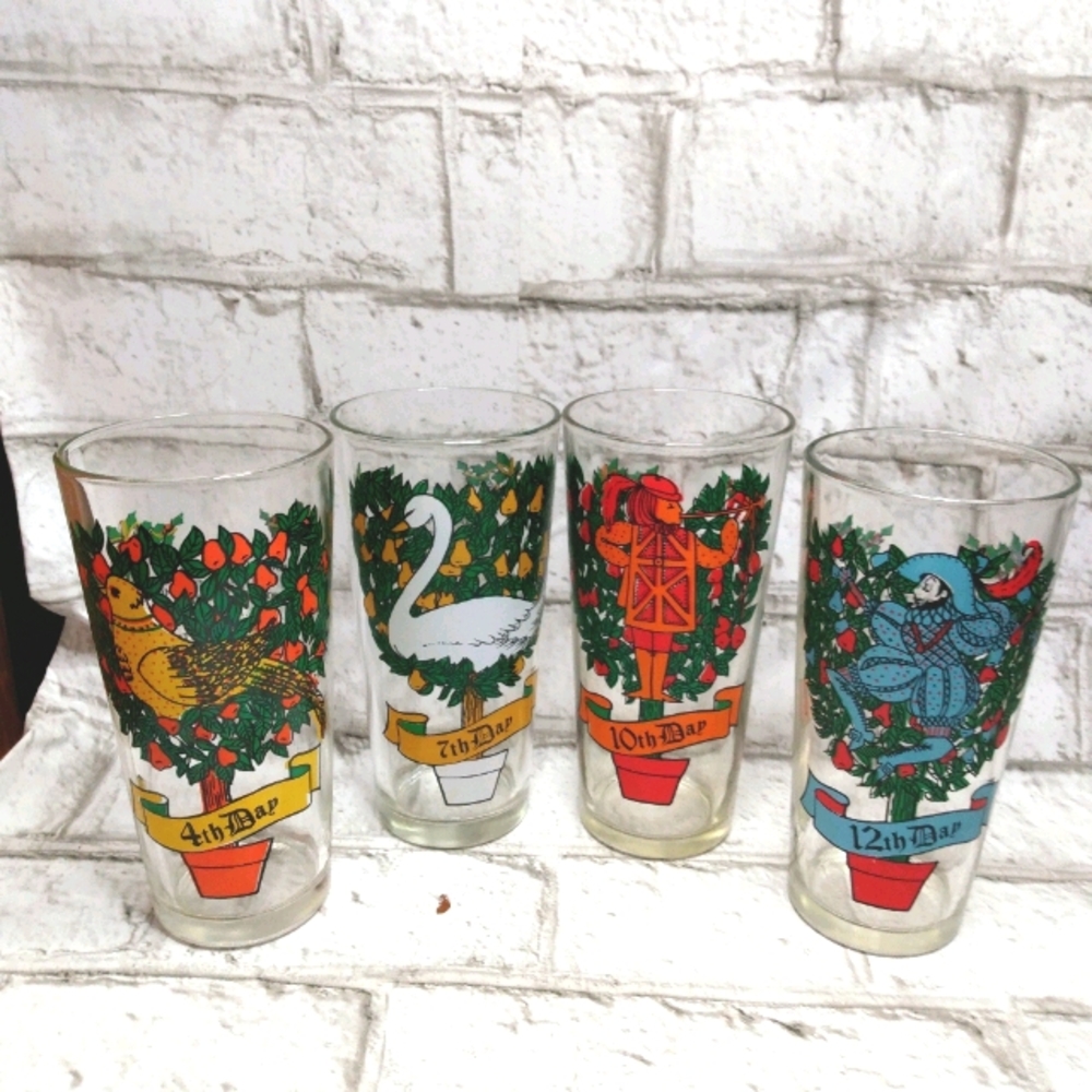 Vintage Pepsi drinking glasses from the twelve days